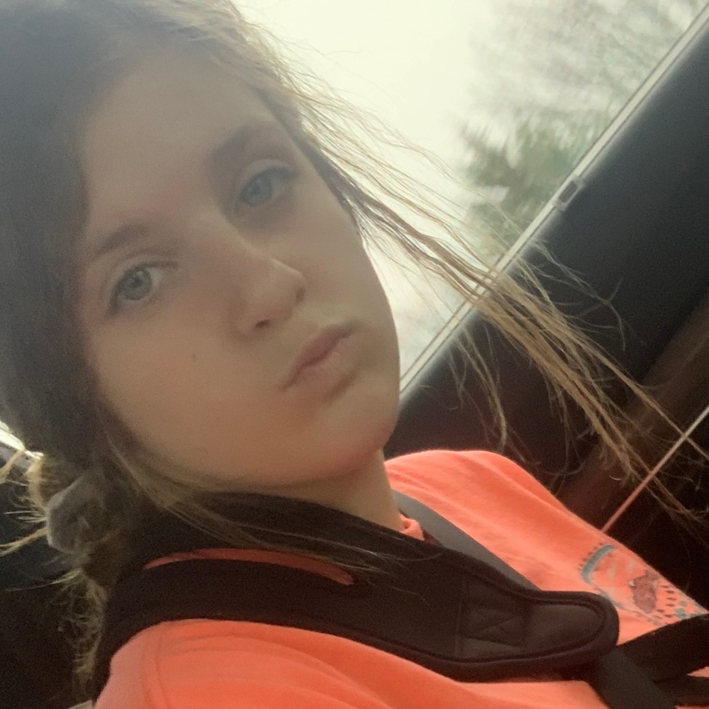 Meet your Posher, Hallee